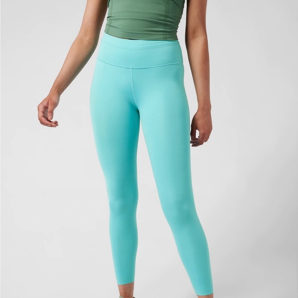 Athleta Accelerate 7/8ths tight - Picture 1 of 3